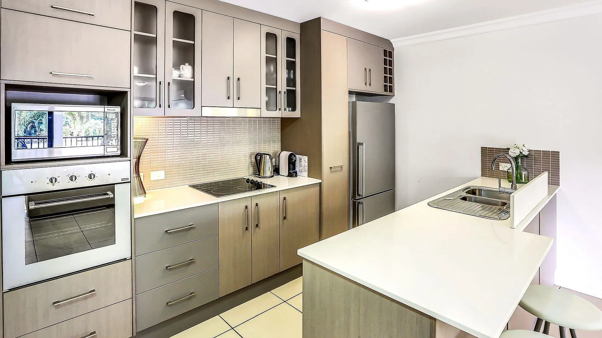 Elysium Apartments Palm Cove 4*,  Australia